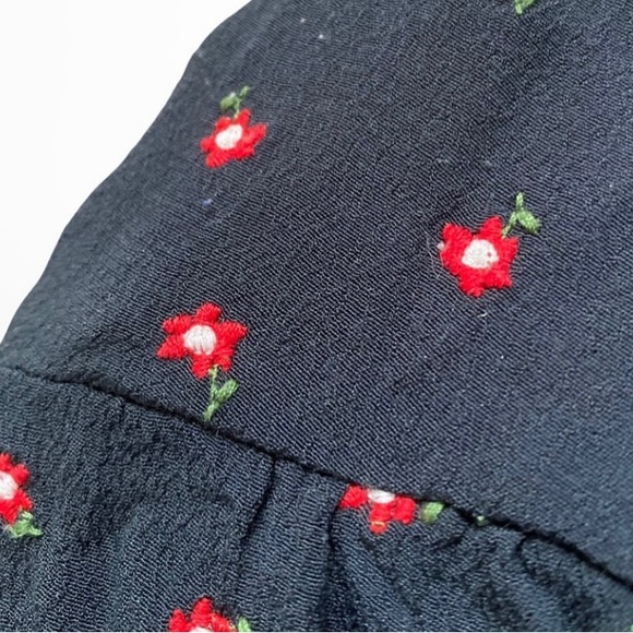 Embroidered Tie Up Crop Top - Picture 3 of 3